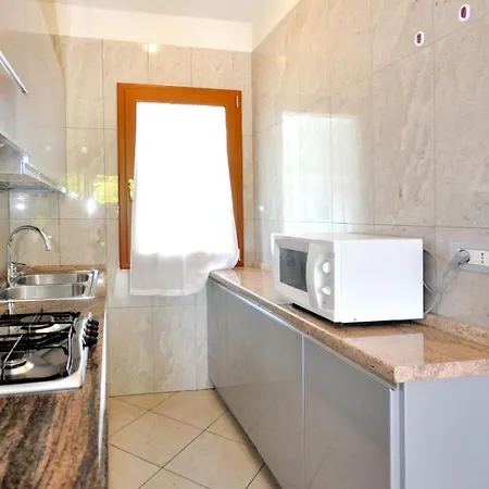 Villaggio Delfino-2 By Interhome Бибионе