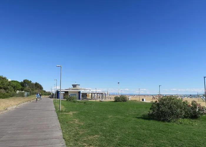 בית נופש Villaggio Delfino-2 By Interhome *